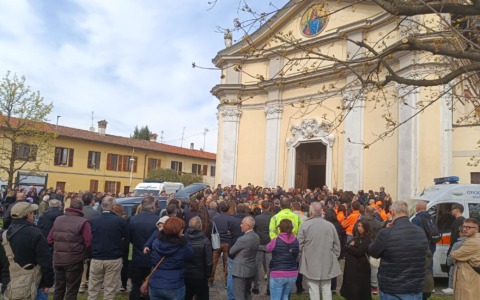 Croce bianca in lacrime per l’addio a Beppe Fiore, stroncato da un malore a soli 44 anni
