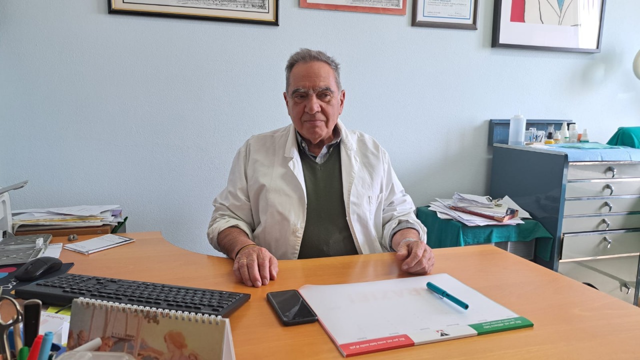 Costretto alla pensione per limiti di età, la città perde l’ennesimo medico