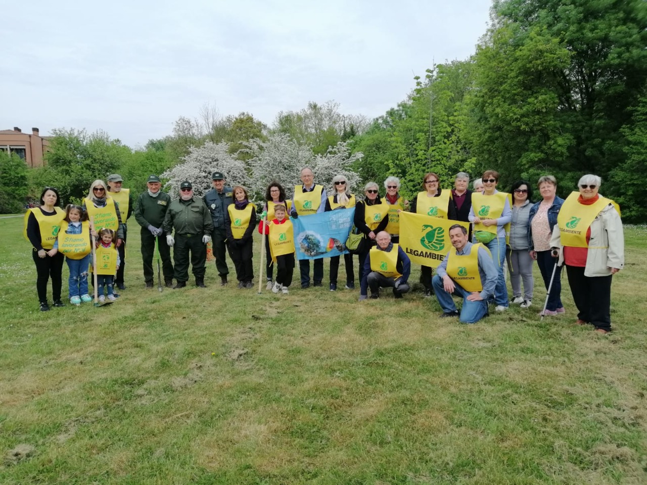 Più verde a Pessano grazie a 30 volontari e a Legambiente