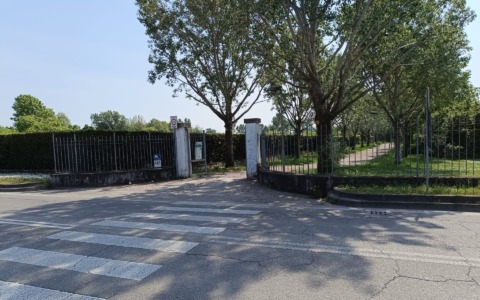 Diciassettenne in bicicletta investita da una moto. Ambulanza e automedica sul posto