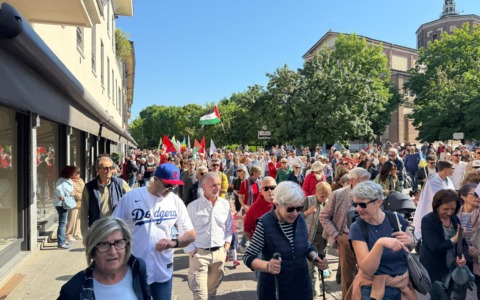 Insulti al 25 Aprile ai manifestanti con le bandiere gialloblù, la condanna di Amicizia Italia Ucraina