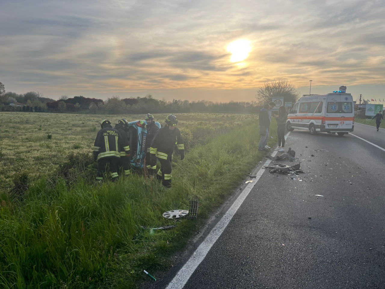 Incidente sulla Sp 2: vettura finisce fuori strada, automobilista in ospedale