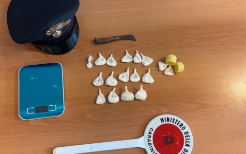 Nell’Isola si consuma molta più cocaina della media italiana