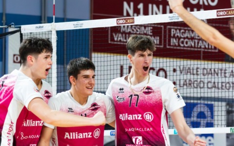 I Diavoli Rosa tornano alla vittoria e si allontanano dalla zona retrocessione