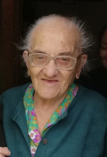 Il commosso addio a Gina Motta, l’infermiera che ha curato la sua città