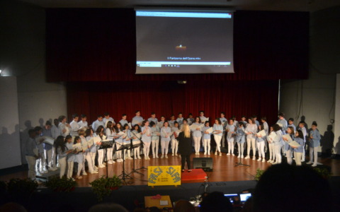 Dalle classi al palco, il teatro torna nelle scuole della città