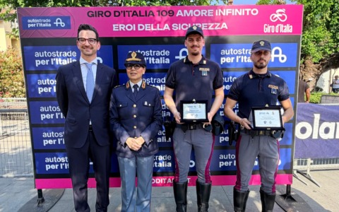 Autostrade per l’Italia e Polizia di Stato: alla tappa del Giro d’Italia di Cassano d’Adda per premiare gli “Eroi della Sicurezza”