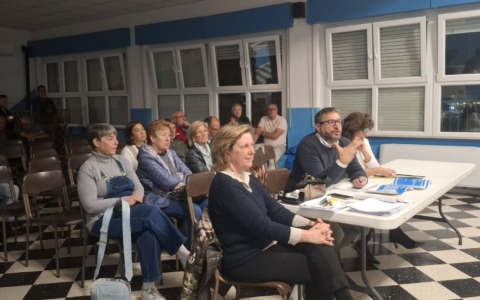 Furti di piante dalle aiuole e discariche abusive: Seggiano in balìa dei residenti maleducati