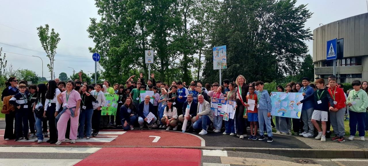 Gli studenti intitolano il terzo parco cittadino: dedicato alla pace