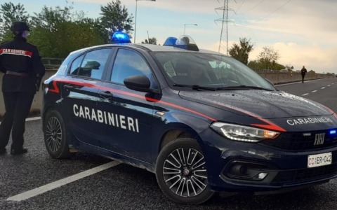 Trova un corpo nel parchetto e chiama il 112: purtroppo non c’era più niente da fare
