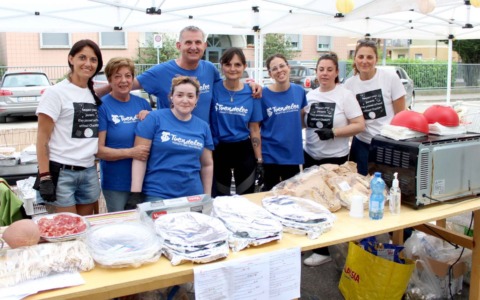 Gnocco fritto, balli e karaoke party: l’estate arriva prima con la Festa nel Parco di Tuendelee
