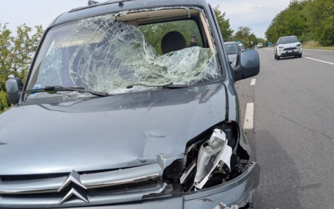 Travolge un ciclista e lo uccide, poi scappa: arrestato un 58enne