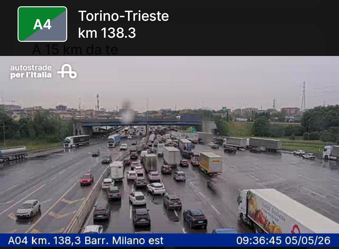 Autobus in avaria, otto chilometri di coda sull’A4