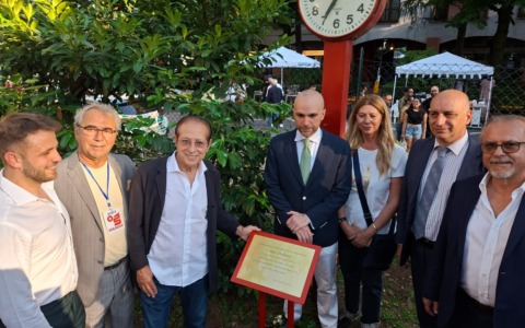 Edilnord 60, la comunità applaude: tanti ricordi e una targa per Silvio Berlusconi