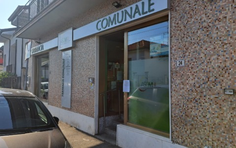 Ladri ancora in azione: tentato colpo alla farmacia comunale