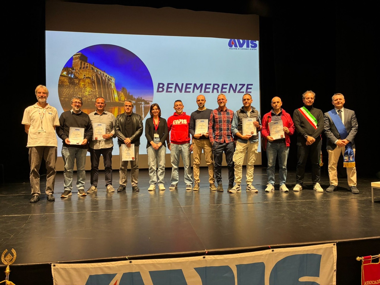 Novant’anni di Avis Cassano, l’associazione premia i suoi donatori