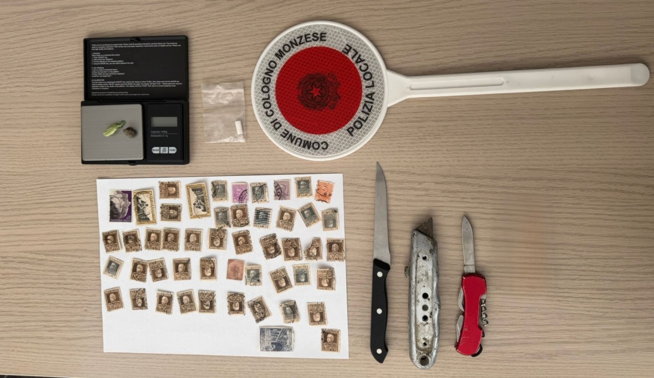 Addosso aveva 50 francobolli imbevuti di Lsd: denunciato
