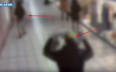Aggrediscono un 62enne per rubargli l’orologio e spruzzano lo spray urticante a chi era intervenuto in difesa della vittima