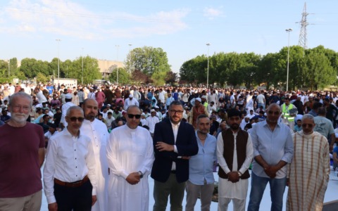 Le comunità musulmane unite per il giorno della festa: con loro amministratori e sacerdote