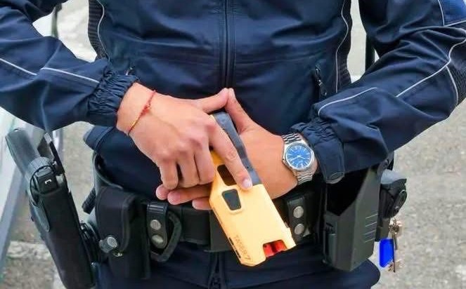 Taser agli agenti della Polizia Locale: parte la sperimentazione