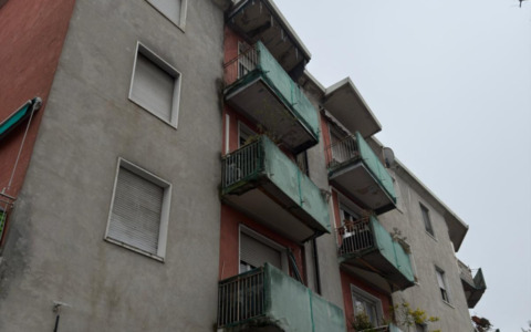Case Aler slittano i tempi per la ristrutturazione: trovato amianto negli edifici