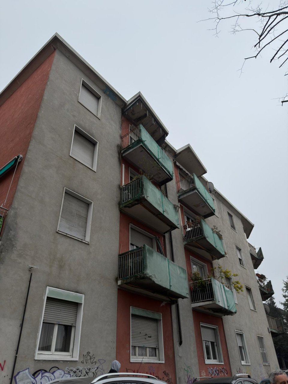 Case Aler slittano i tempi per la ristrutturazione: trovato amianto negli edifici
