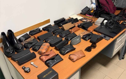 Rubavano nelle auto parcheggiate in strada: in manette due fratelli