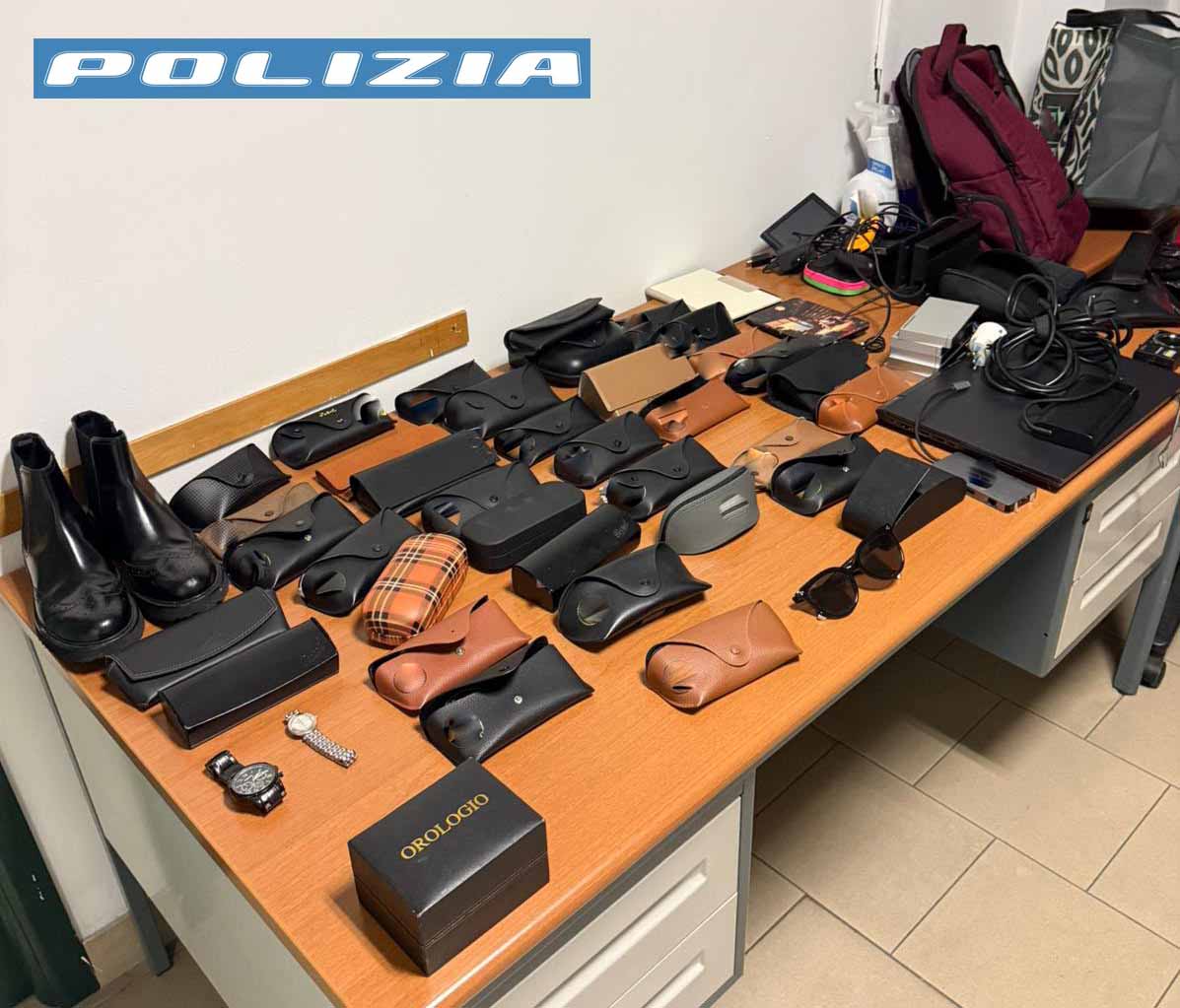 Rubavano nelle auto parcheggiate in strada: in manette due fratelli