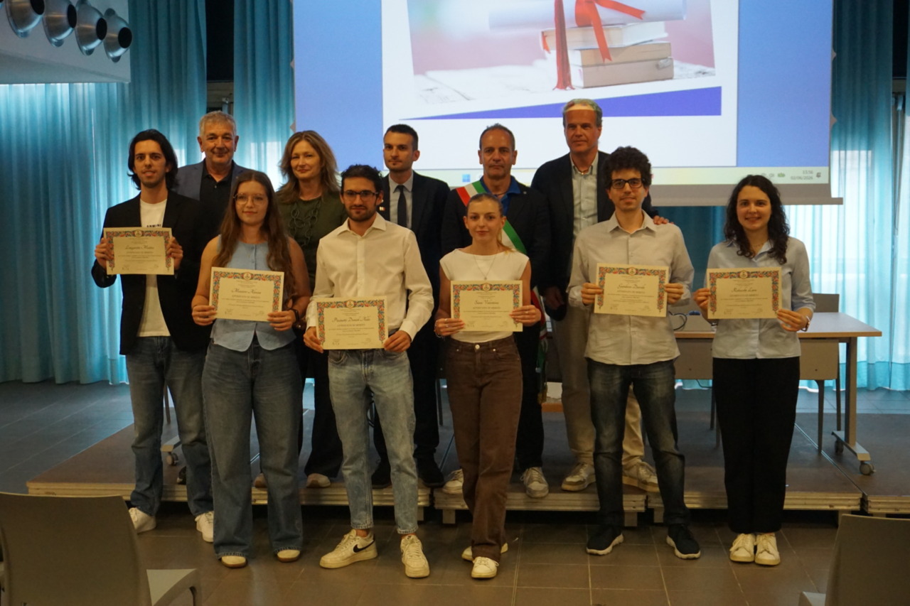 Impegno, dedizione e talento: Cassano ha premiato i suoi studenti eccellenti