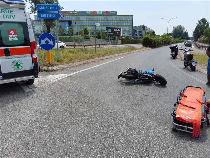 Si scontra con un taxi mentre andava a dare l’esame della patente