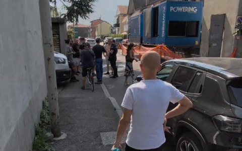 Il blackout colpisce ancora: la rabbia dei residenti e la corsa ai ripari del Comune