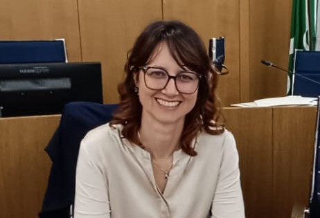 Vendita di alcol in vetro vietata dopo le 21: l’ordinanza per un’estate sicura
