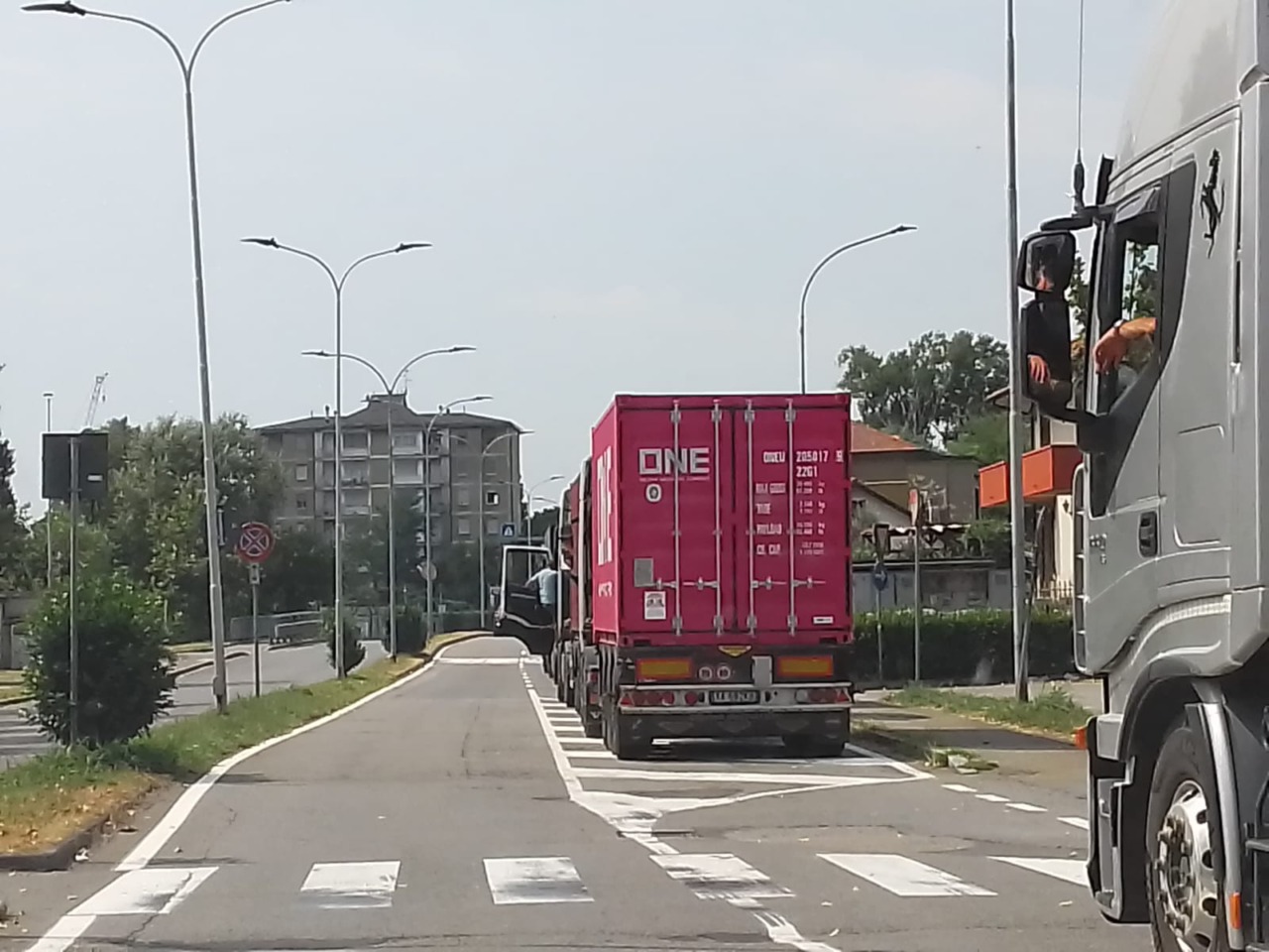 Ridotto il transito dei Tir in via Colombo, la Ztl ora diventa definitiva