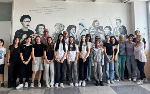 Le donne della storia hanno colorato la scuola secondaria Gino Bartali