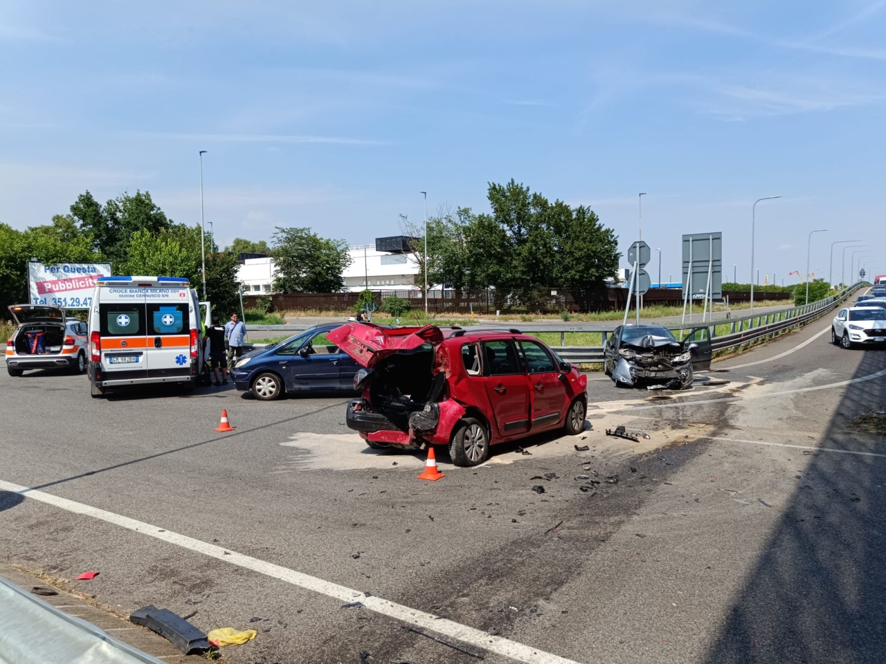 Incidente tra tre auto sotto la Cassanese: chiuso lo svincolo di Cassina de’ Pecchi