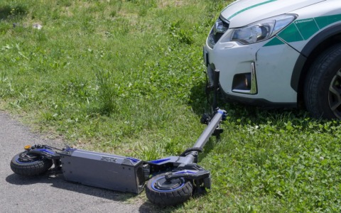 Non c’è stato nulla da fare per il ventenne riverso al suolo soccorso dai passanti