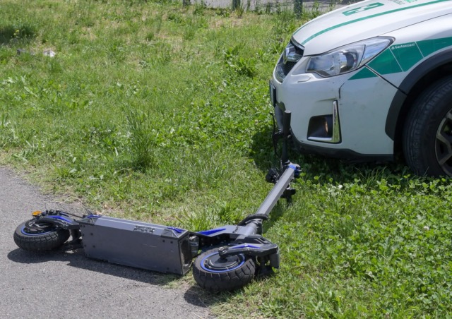 Non c’è stato nulla da fare per il ventenne riverso al suolo soccorso dai passanti