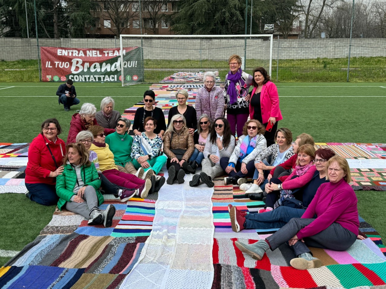 Si è spenta a 99 anni l’eroina di bontà che ha contribuito a cucire la croce di lana da Guinness