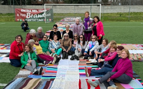 Si è spenta a 99 anni l’eroina di bontà che ha contribuito a cucire la croce di lana da Guinness