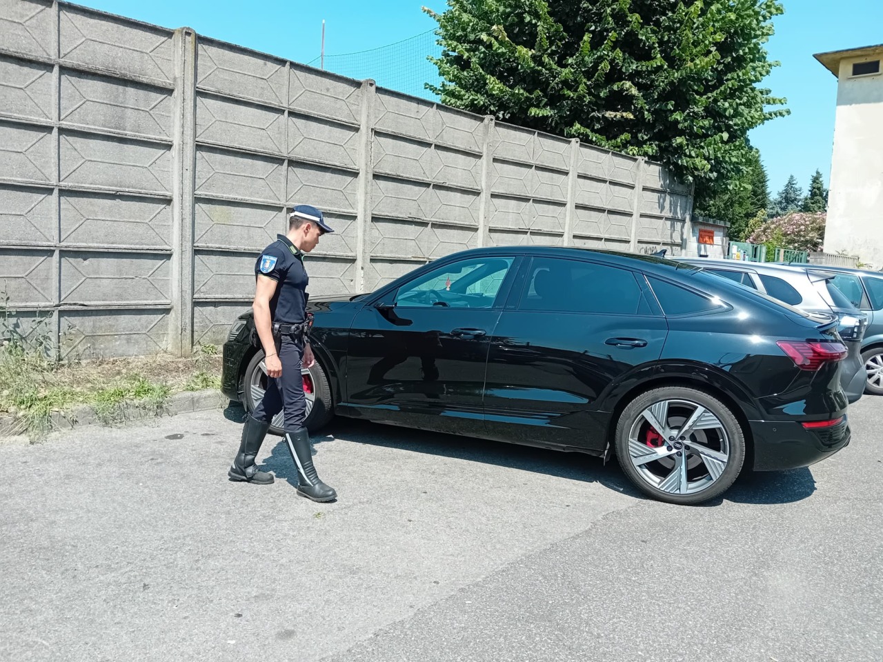Agente della Polizia Locale morto durante un inseguimento: fermato il conducente del Suv