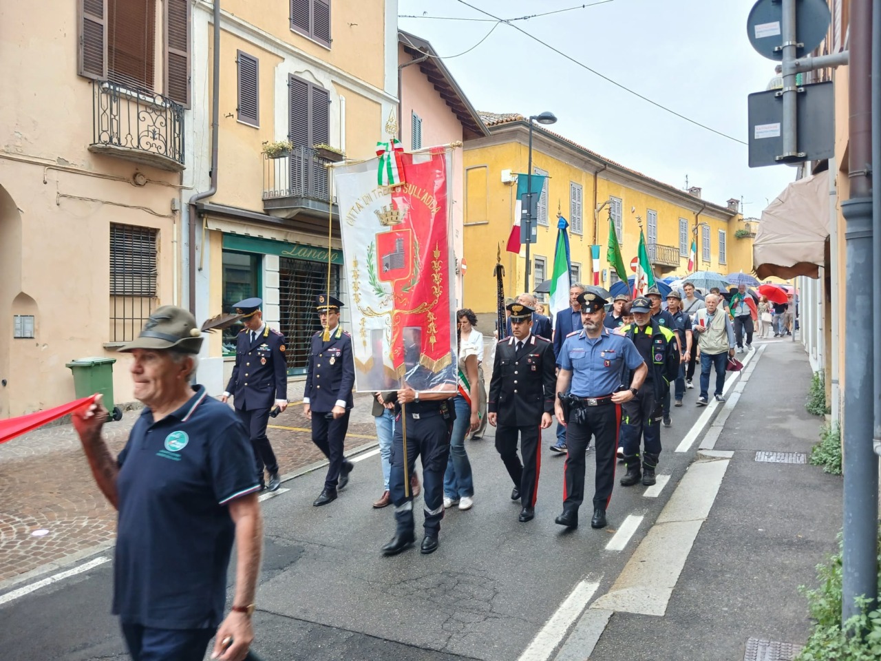 Staffetta in città: “In cammino verso il 2 Giugno”, lascia il posto a “Trezzo sull’Arte”