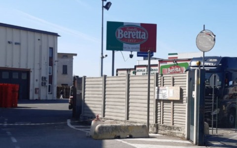 Stop ai lavoratori in appalto alla Beretta. Da lunedì iniziano le assunzioni