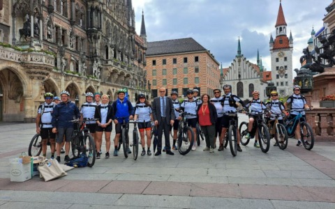 Da Monaco a Milano in bicicletta: 610 km di ciclovia europea. E’ partita la super pedalata