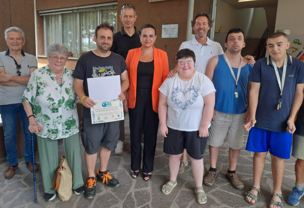 Alla cooperativa Germoglio in “dono” un pulmino per il trasporto delle persone con disabilità