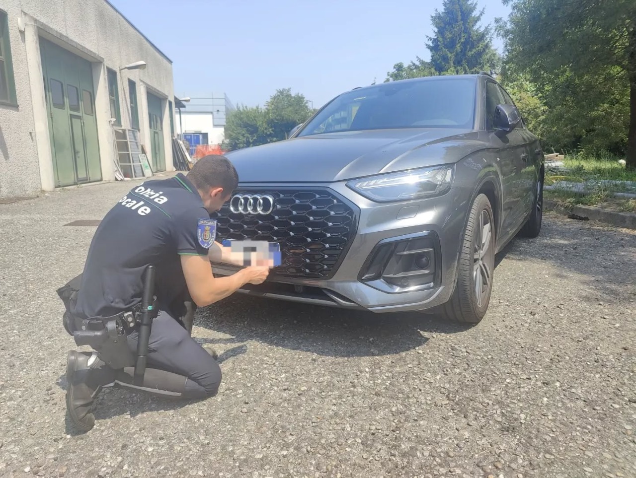 Acquista un’auto senza sapere che era rubata: denunciato per ricettazione