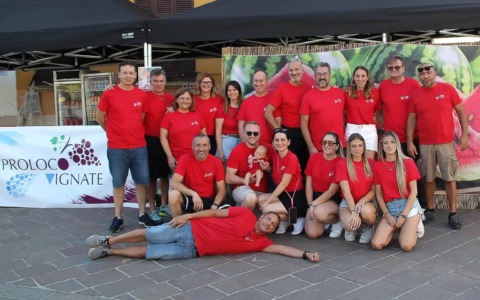 Festa dell’Anguria, successo per l’edizione 2026: piazza gremita tra spettacoli e sfilata