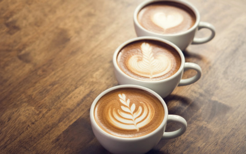 L’arte dell’espresso a casa: come scegliere la miscela perfetta per il proprio risveglio