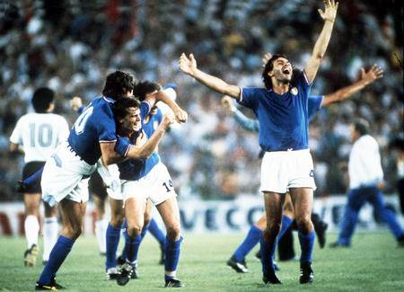 Anche senza Italia ai Mondiali di calcio, la Passione Azzurra è pronta a conquistare la piazza