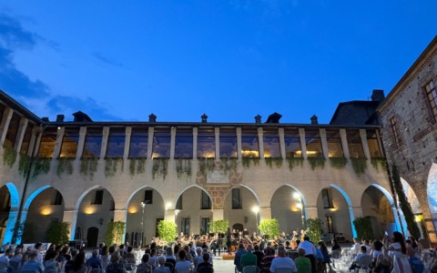 Sotto al Castello Visconteo l’ultima serata dell’orchestra dei Pomeriggi Musicali di Milano