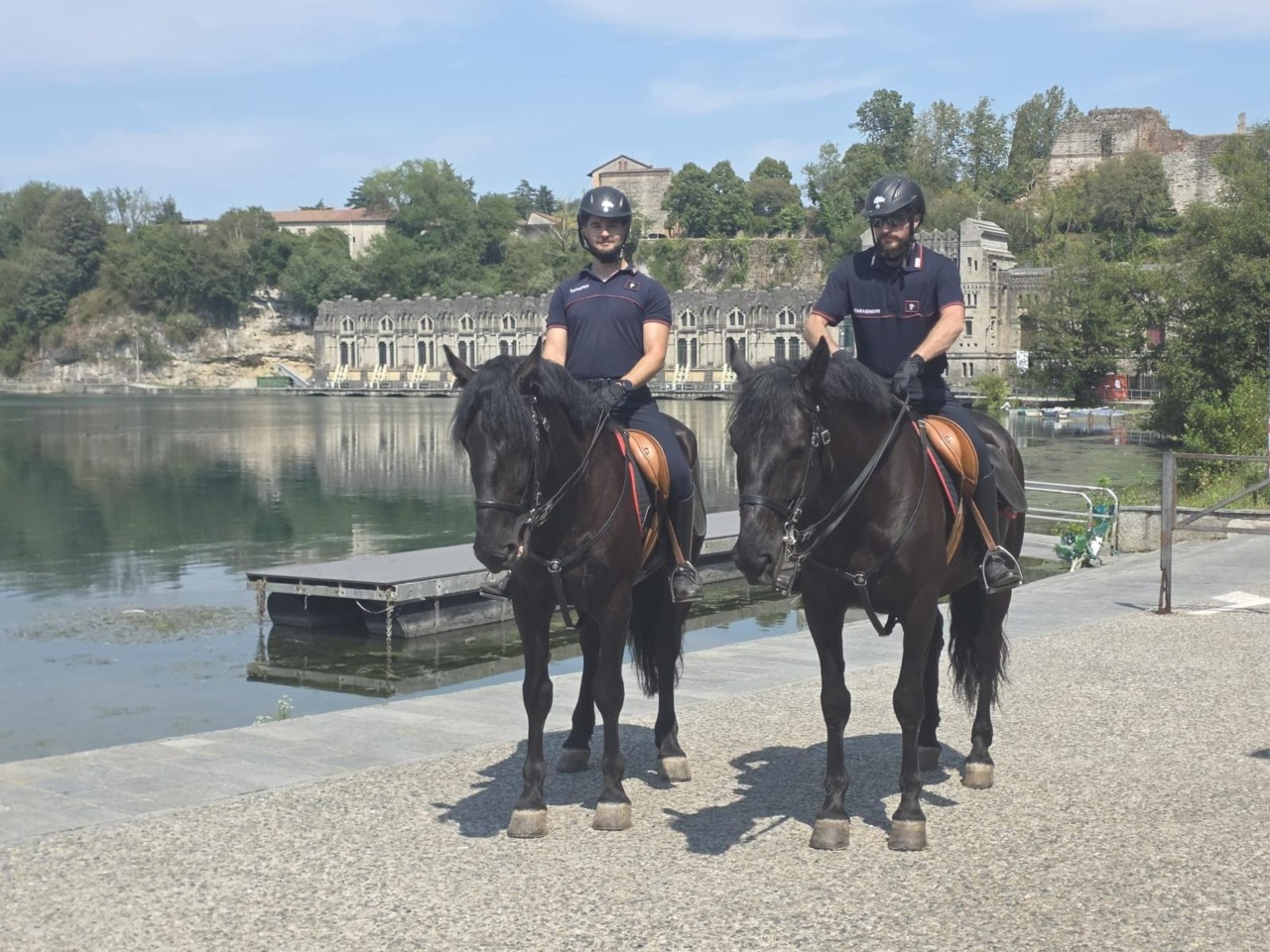 Carabinieri a cavallo per il  controllo delle sponde dell’Adda e del Naviglio